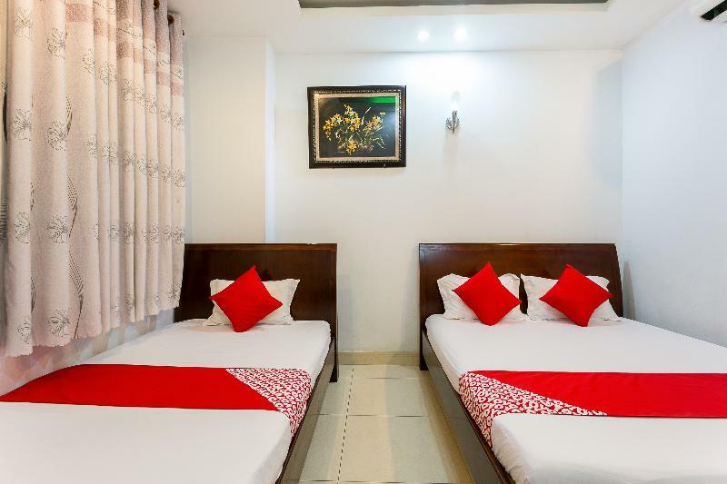 Oyo 130 Tuan Long Khách sạn 2*